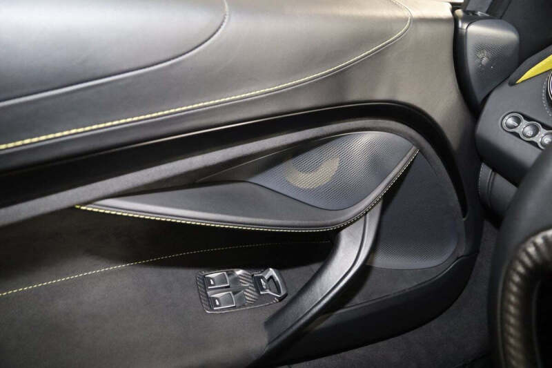 2022 McLaren 720S Spider Performance