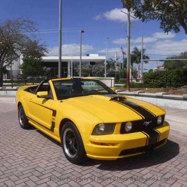 2005 Ford Mustang for sale at Choice Auto Brokers in Fort Lauderdale FL