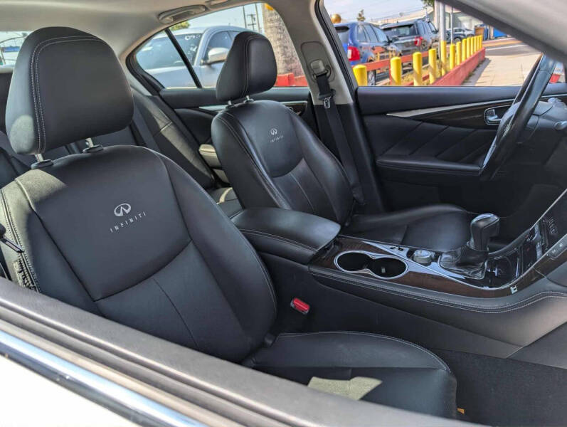 2014 Infiniti Q50 Premium