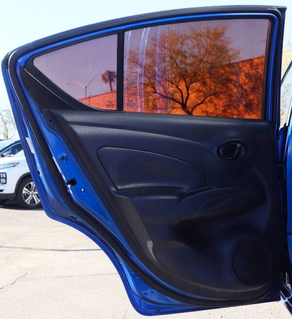 2012 Nissan Versa 1.6 SV