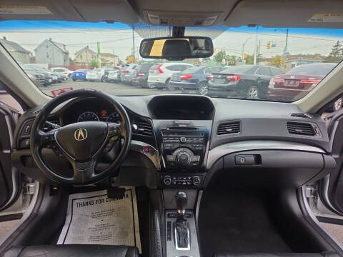 2013 Acura ILX 2.0L w/Tech