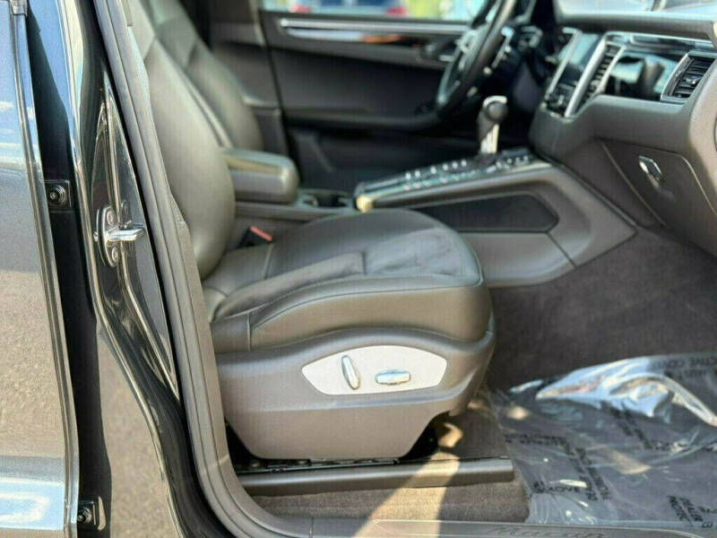 2017 Porsche Macan