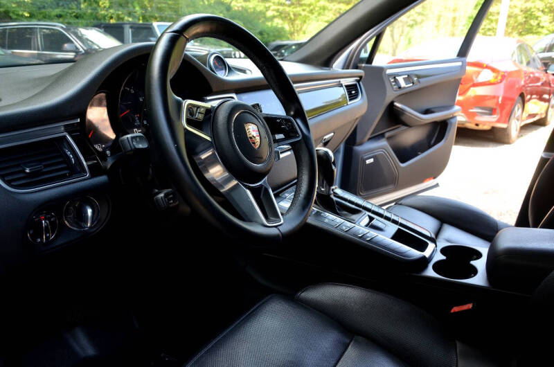 2017 Porsche Macan