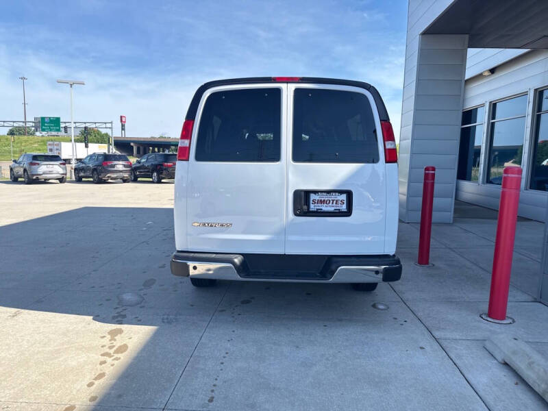 2025 Chevrolet Express LT 3500