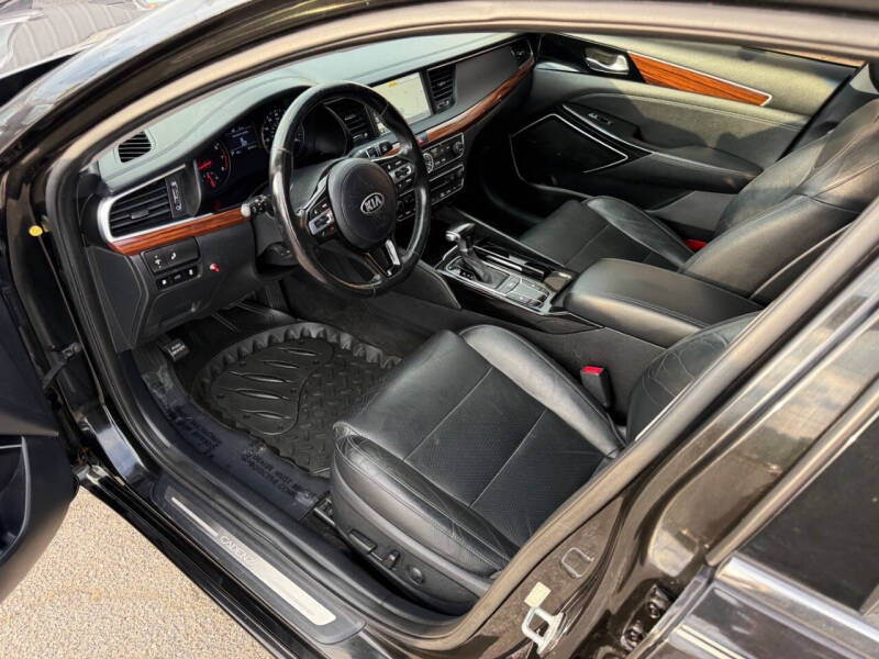 2017 Kia Cadenza Premium