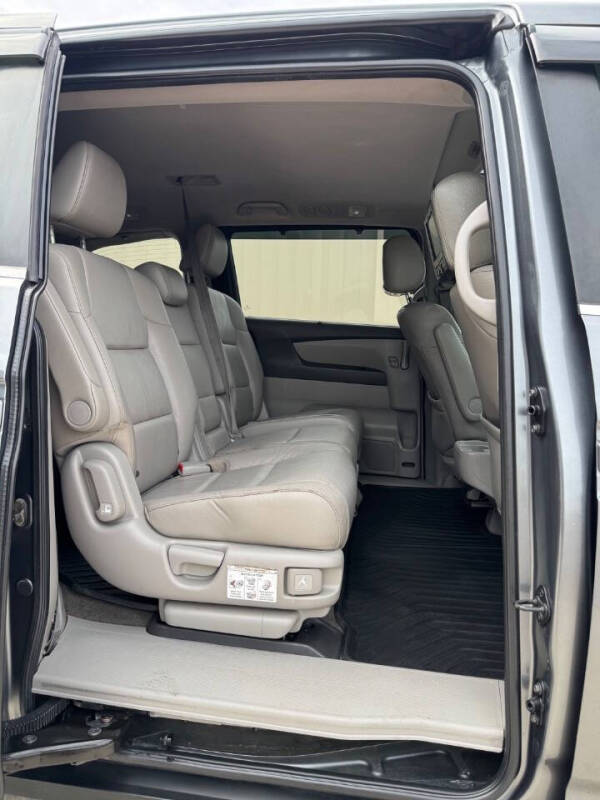 2011 Honda Odyssey EX-L w/DVD