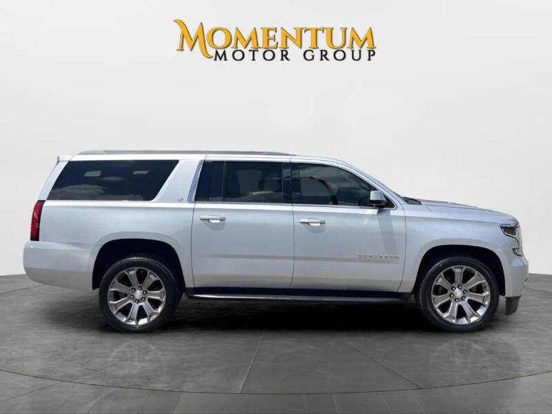 2017 Chevrolet Suburban LT's photo