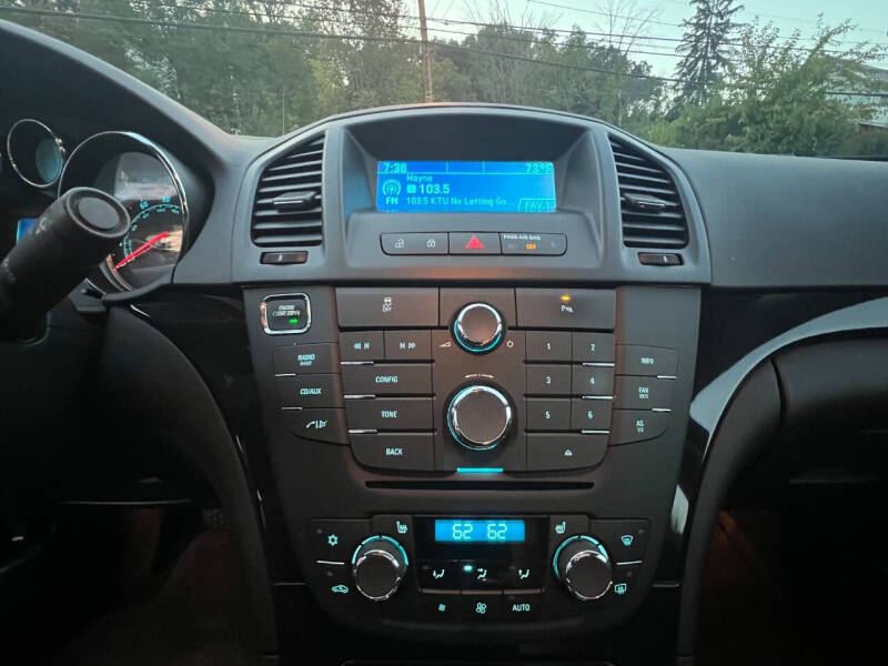 2012 Buick Regal Premium 1