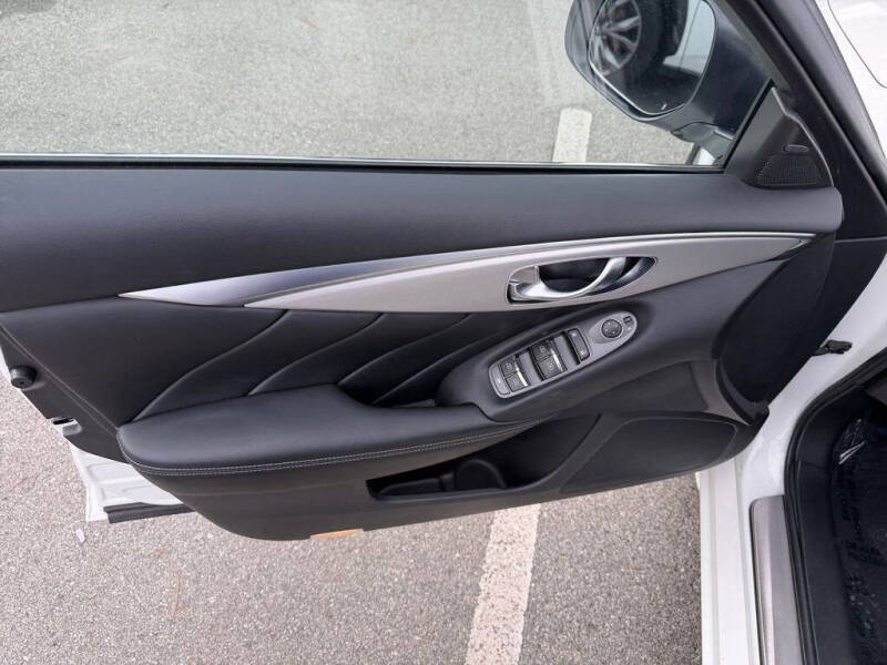 2021 Infiniti Q50 Luxe