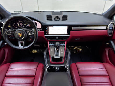 2022 Porsche Cayenne Turbo S E-Hybrid