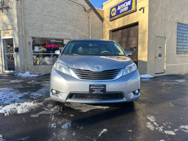 2013 Toyota Sienna XLE 8-Passenger