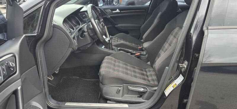 2016 Volkswagen Golf GTI S