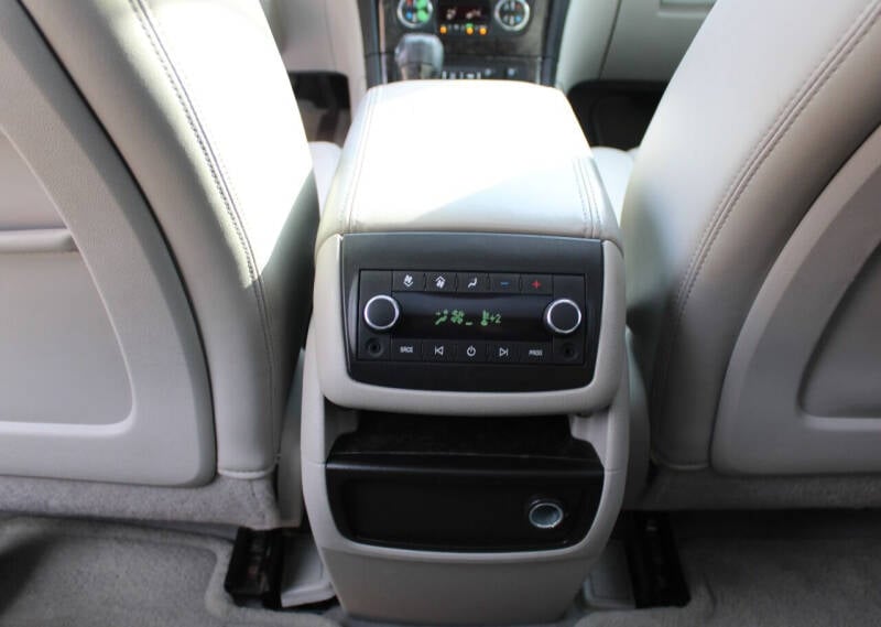 2012 GMC Acadia Denali photo 15