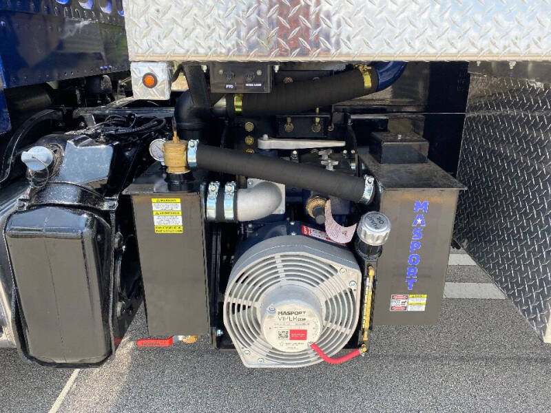 2015 Freightliner M2 106