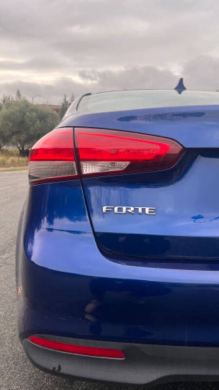 2018 Kia FORTE LX photo 7