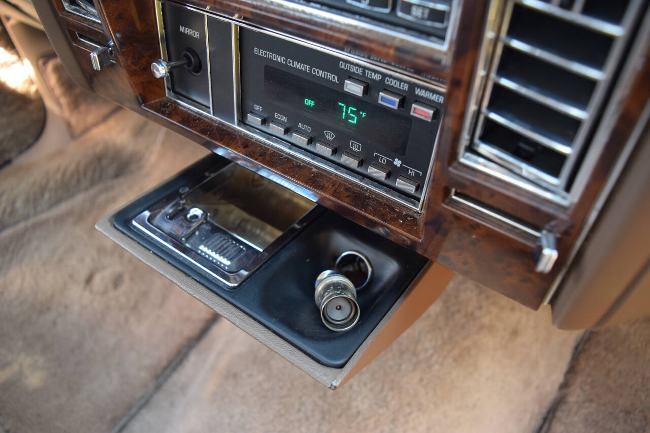 1991 Cadillac Brougham 190