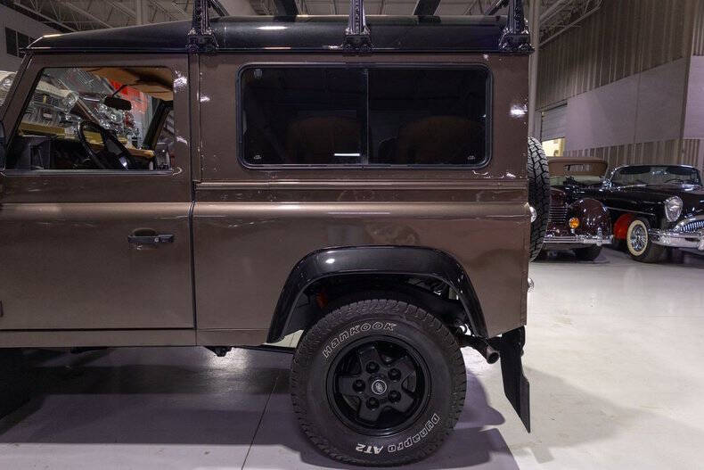 1987 Land Rover Defender