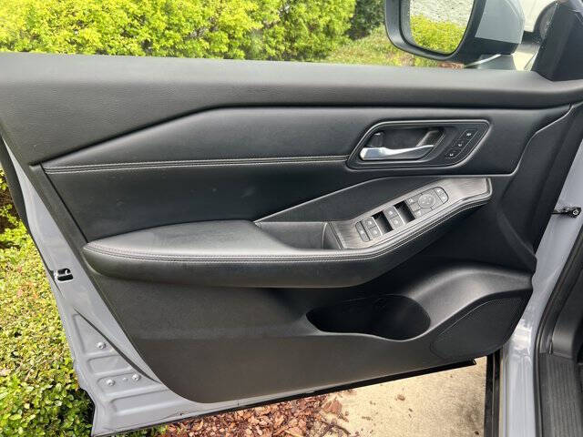 2025 Nissan Rogue SL
