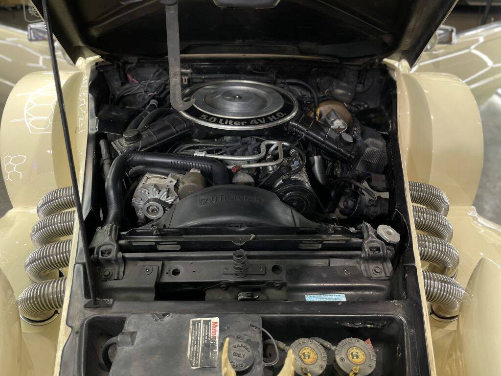1983 Ford Mustang 11