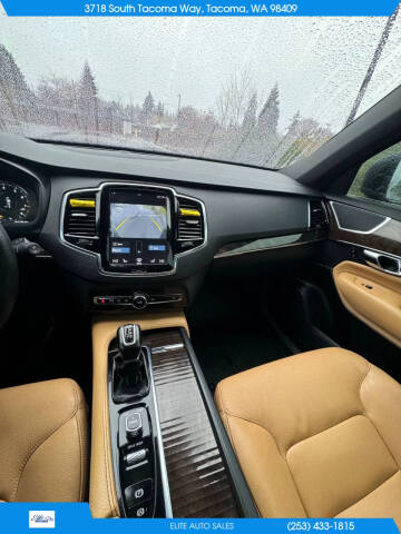 2016 Volvo XC90 T6 Momentum