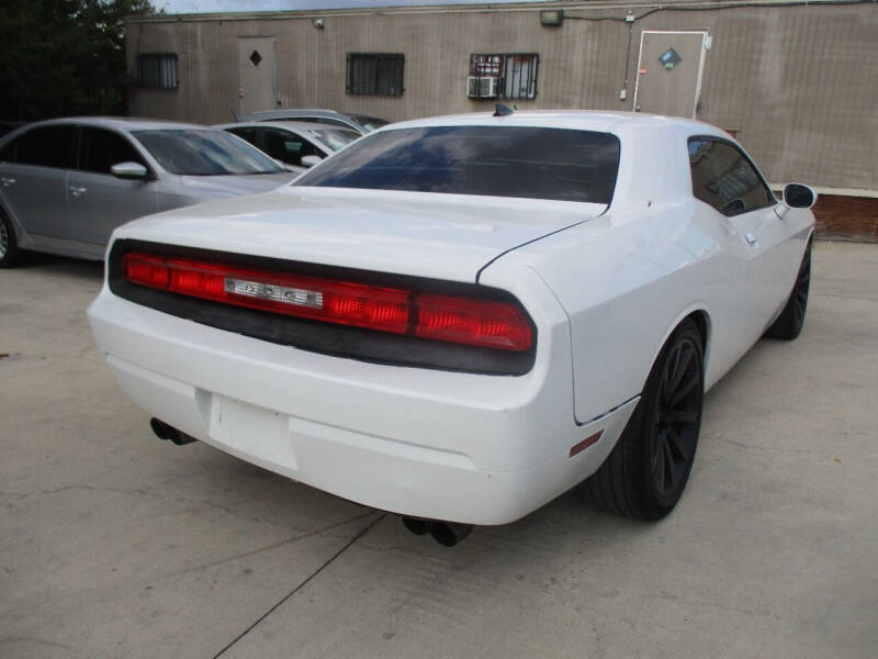 2012 Dodge Challenger SXT