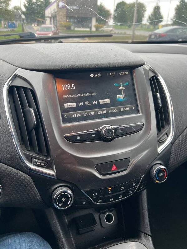 2017 Chevrolet Cruze LT Auto