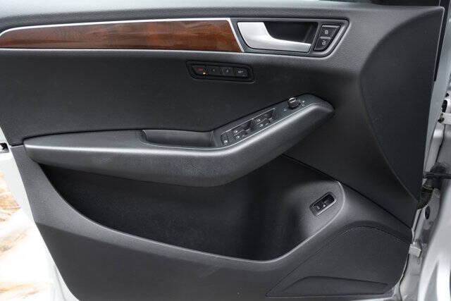 2012 Audi Q5 3.2 quattro Premium Plus