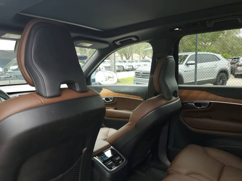 2024 Volvo XC90 B5 Plus Bright Theme