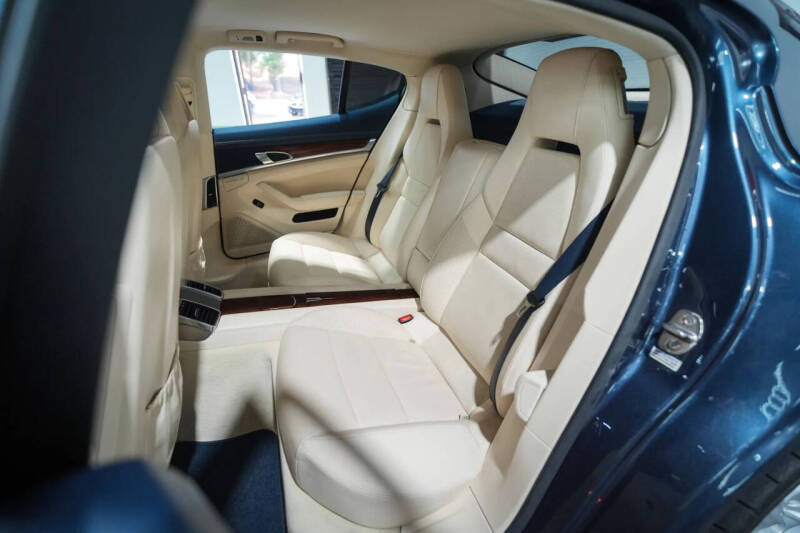 2011 Porsche Panamera