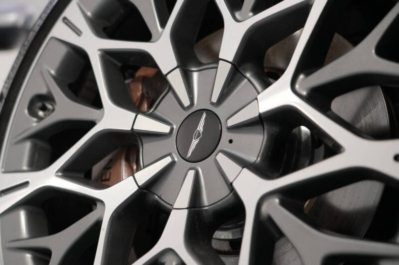 2024 Genesis G90 3.5T e-Supercharger