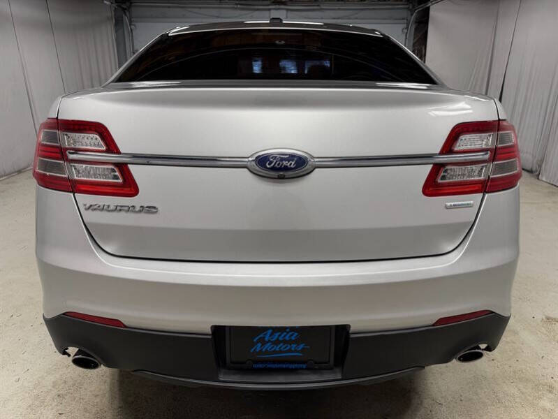 2016 Ford Taurus SE