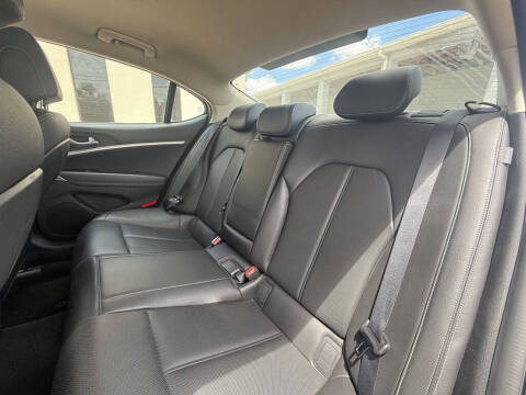 2025 Genesis G70