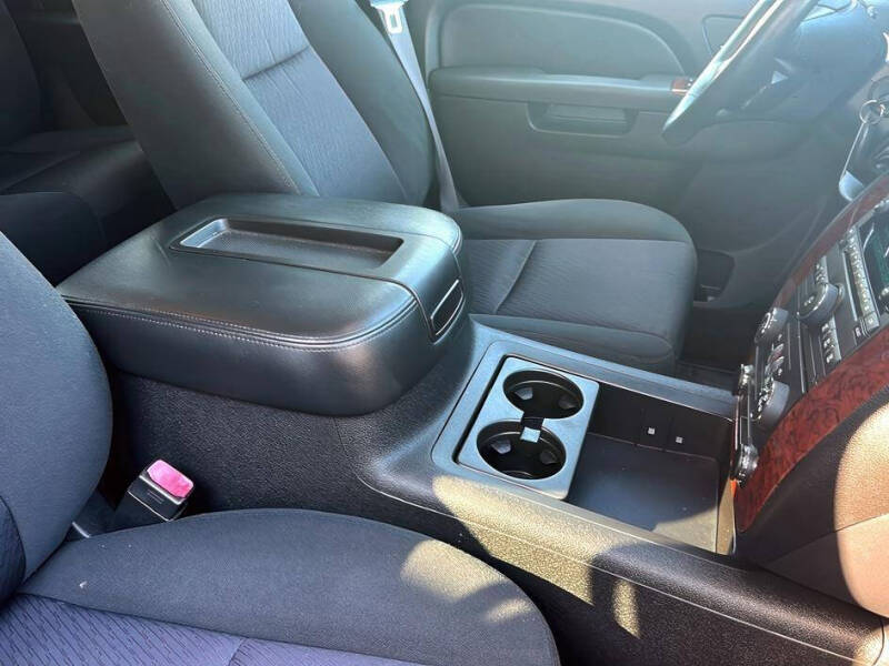 2011 Chevrolet Avalanche LS