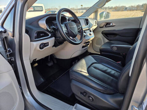 2020 Chrysler Pacifica Touring L