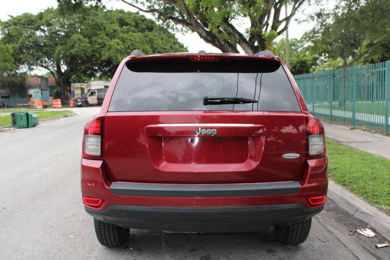 2017 Jeep Compass Latitude photo 11