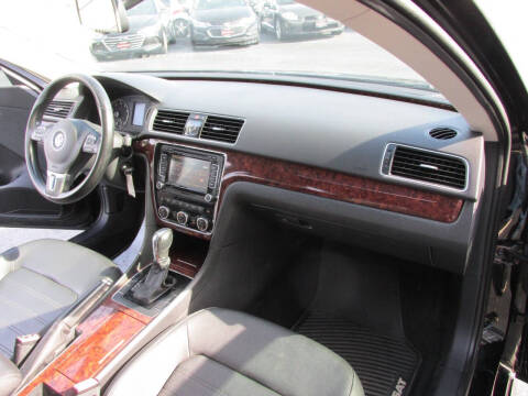 2012 Volkswagen Passat SEL PZEV