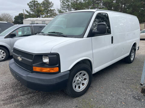 2009 Chevrolet Express Cargo for sale at Baileys Truck and Auto Sales in Effingham SC