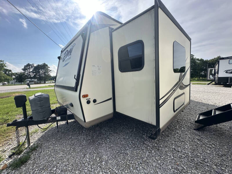 2016 Forest River Rockwood  Roo 233S