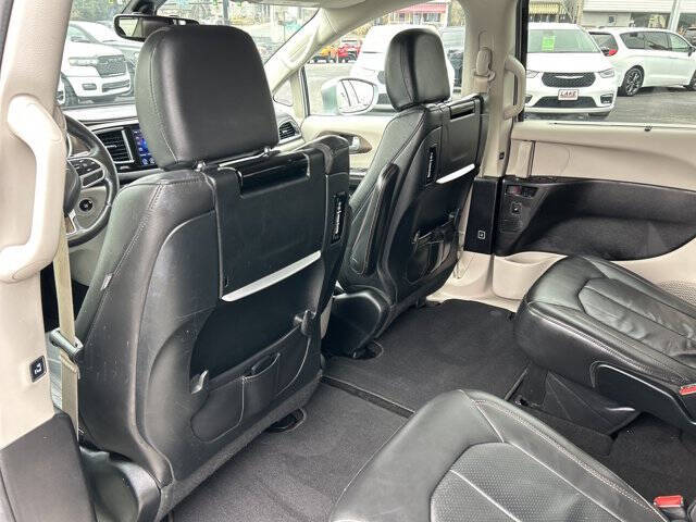 2017 Chrysler Pacifica Touring-L Plus