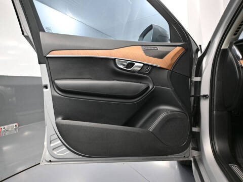 2024 Volvo XC90 B5 Plus Bright Theme