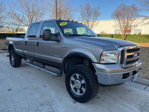 2005 Ford F-250 Super Duty for sale at UNITED AUTO WHOLESALERS LLC in Portsmouth VA