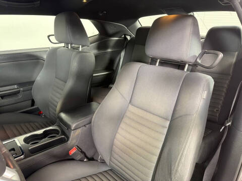 2013 Dodge Challenger SXT
