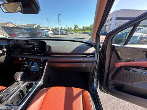 2024 Kia Carnival SX
