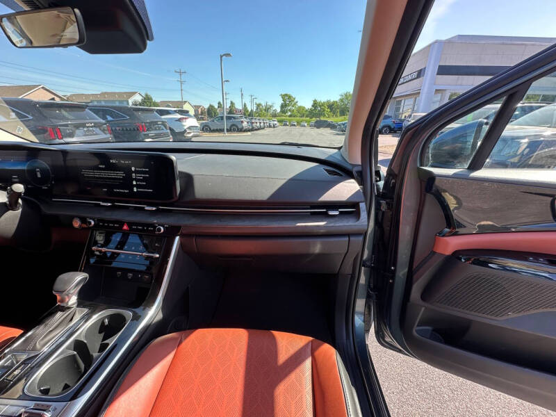 2024 Kia Carnival SX