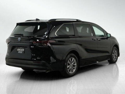 2025 Toyota Sienna XLE 7-Passenger