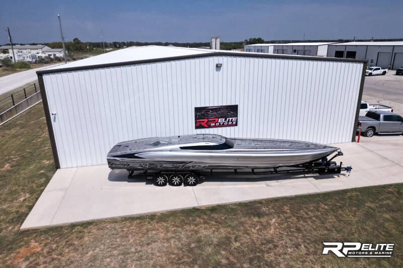 2019 Outerlimits SV43