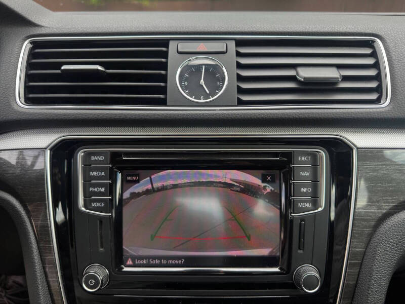 2017 Volkswagen Passat 1.8T SEL Premium