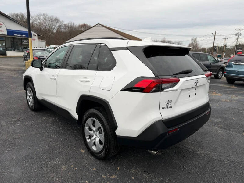 2020 Toyota RAV4 LE