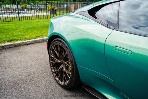 2025 Aston Martin DB12 V8