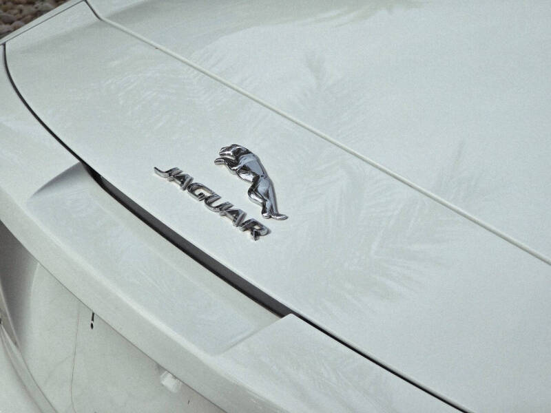 2016 Jaguar F-TYPE R